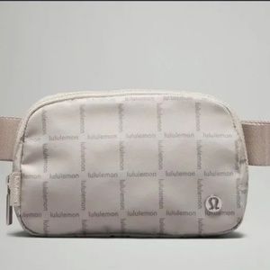 LuluLemon Everywhere Belt Bag